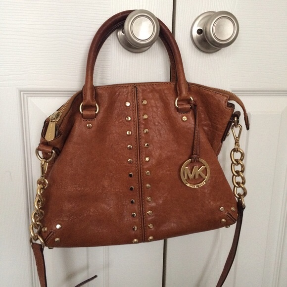 ✨🔥 stunning Michael Khors cross body bag - Picture 3 of 3